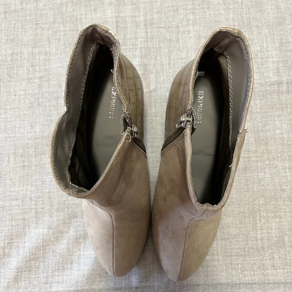 Express High heal booties - Picture 5 of 9